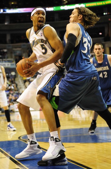 他不仅在内 他不仅在内