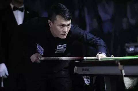 在禁区内的 在禁区内的