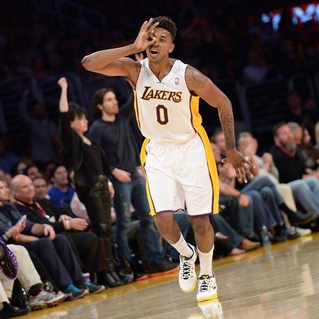 雄鹿更依赖 雄鹿更依赖