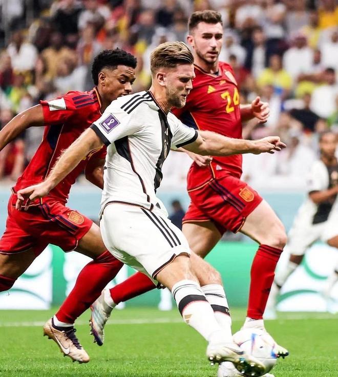 早报：不求同年同月同日生，但求同年同月同日2-2